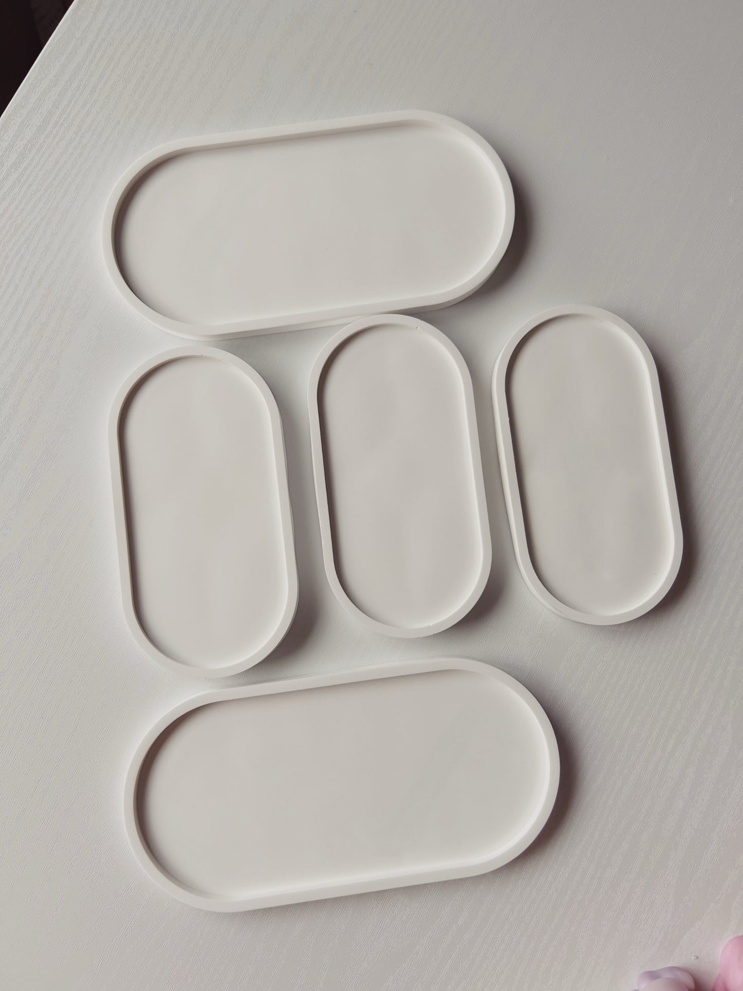 Oval Minimalistic Plate