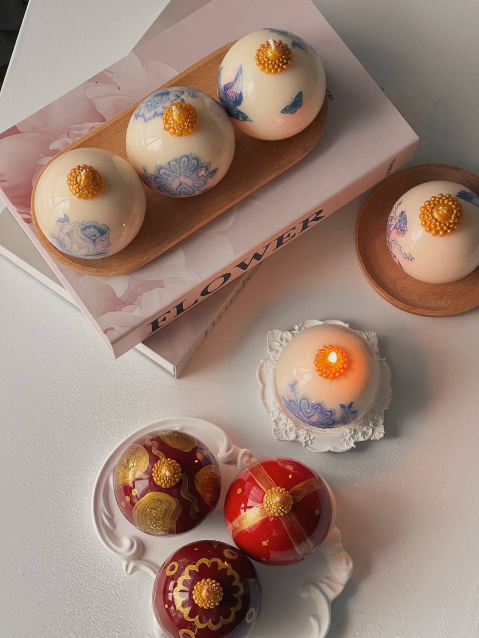 3 Christmas Ball Candles + Wood Tray - Valencia